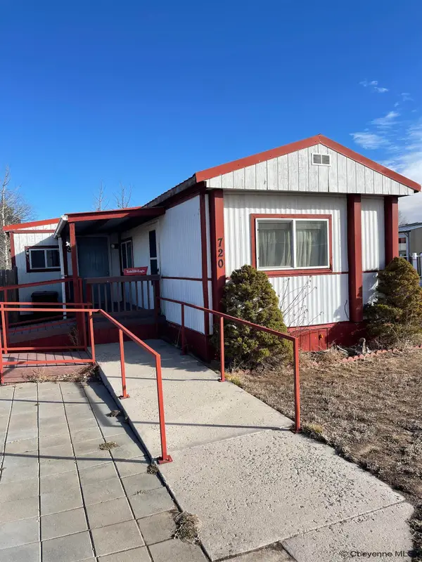 720 Dallas Rd, Cheyenne, WY 82007