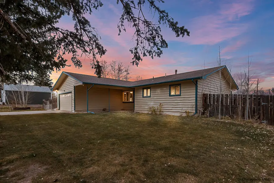 916 Cherry St, Cheyenne, WY 82007 - #3