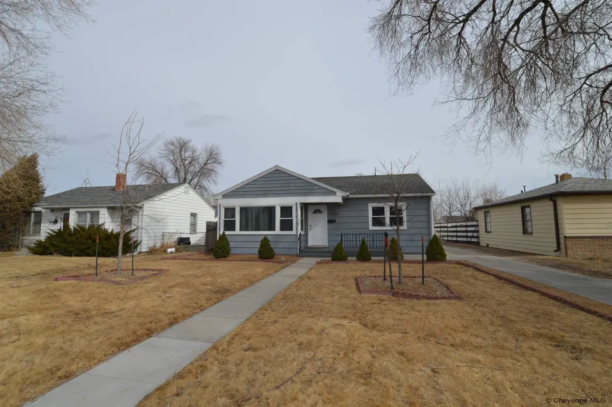 1733 E D St, Torrington, WY 82240 - #1