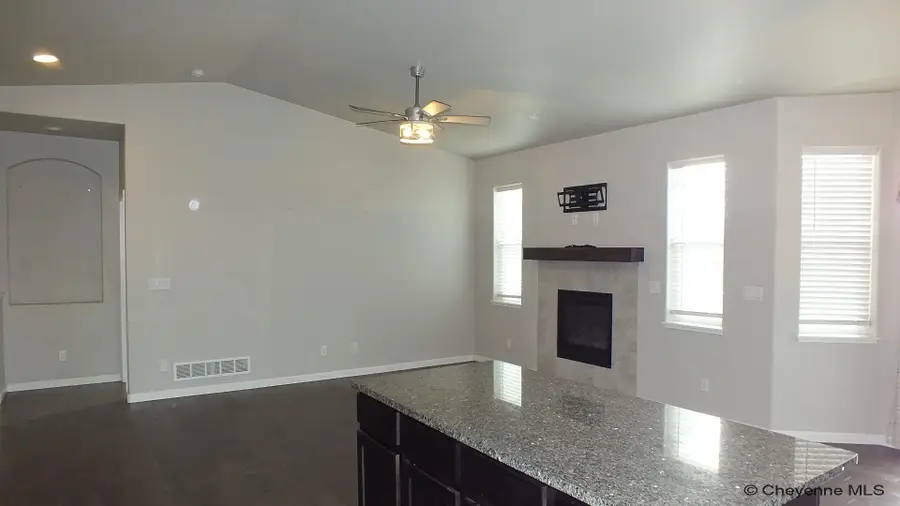 5618 Dayton Dr, Cheyenne, WY 82009 - #3