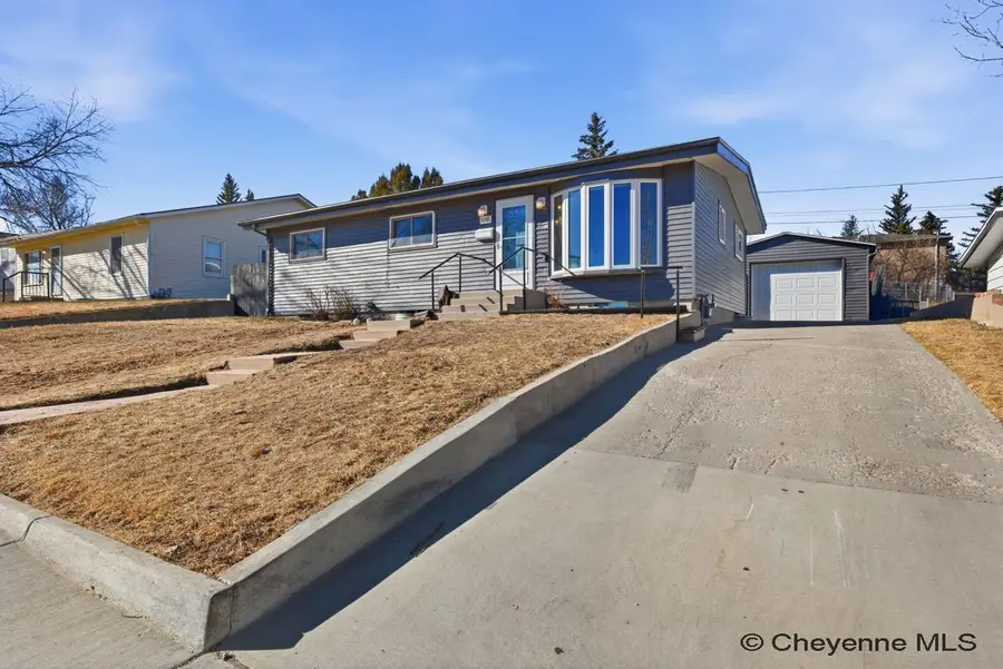 5048 Redmond Rd, Cheyenne, WY 82009 - #3