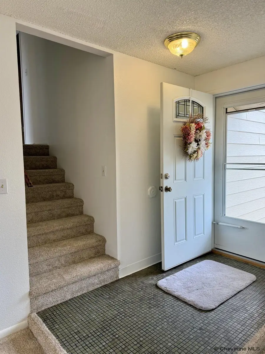 101 Applewood Ct, Cheyenne, WY 82009 - #3