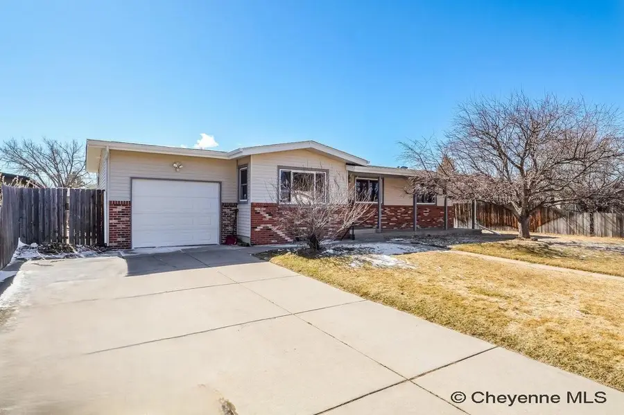 721 Shoshoni St, Cheyenne, WY 82009 - #2