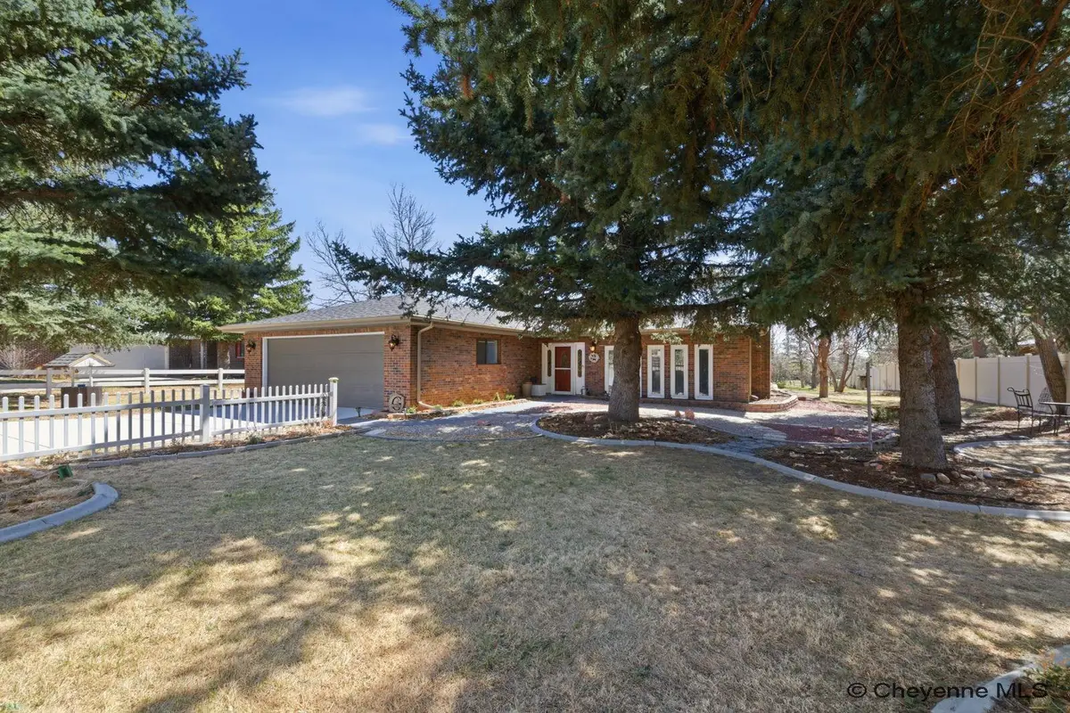 39 Arizona St, Cheyenne, WY 82009 - #1