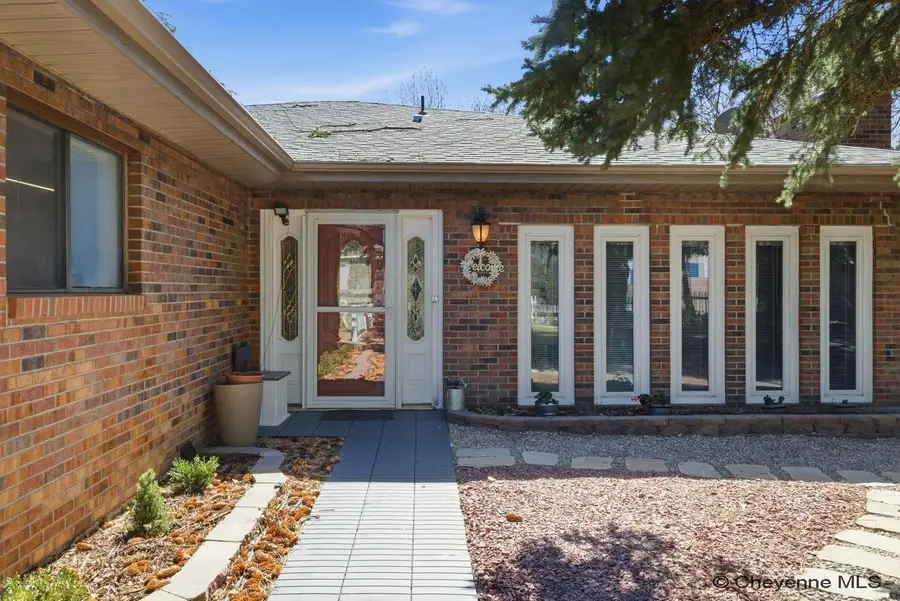 39 Arizona St, Cheyenne, WY 82009 - #3