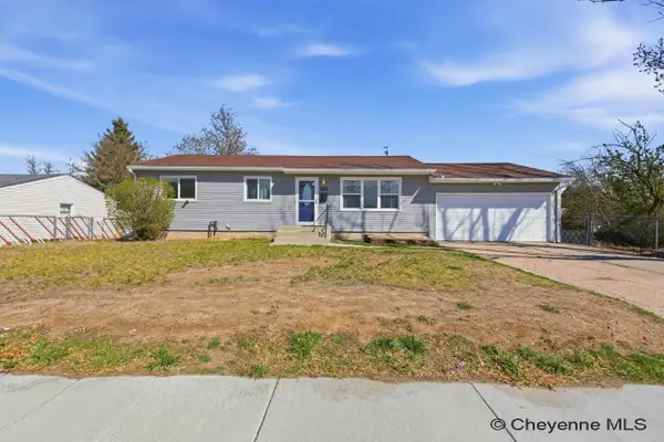 909 Ridge Rd, Cheyenne, WY 82001