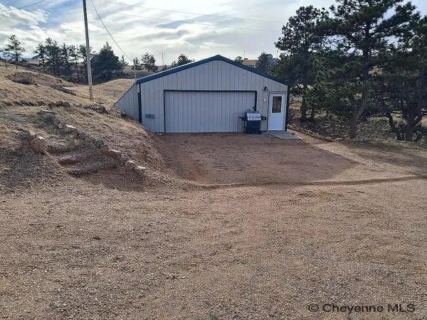 1017 Trails End Dr, Cheyenne, WY 82009