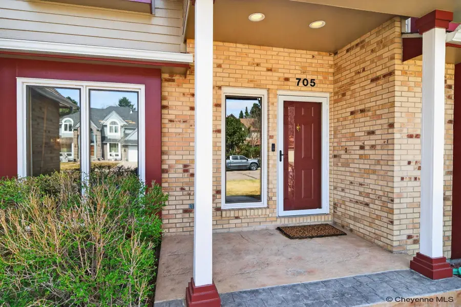 705 Oakhurst Dr, Cheyenne, WY 82009 - #2