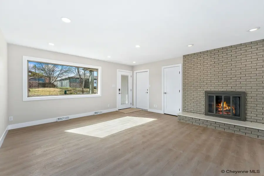 5711 Townsend Pl, Cheyenne, WY 82009 - #3