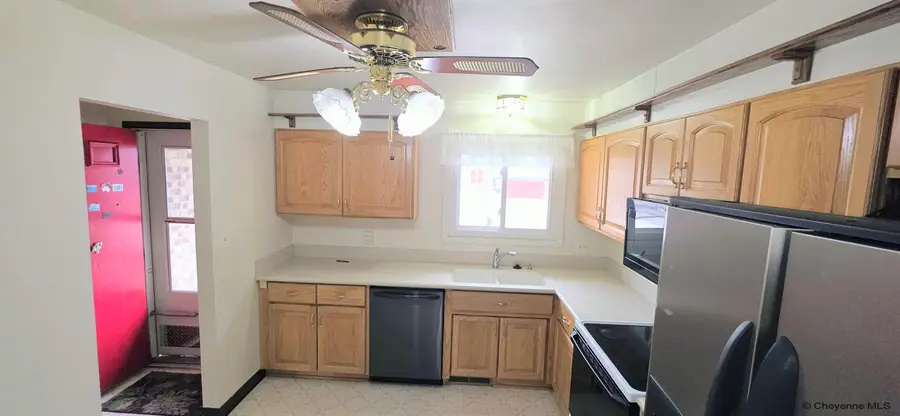 6816 Bomar Dr, Cheyenne, WY 82009 - #3