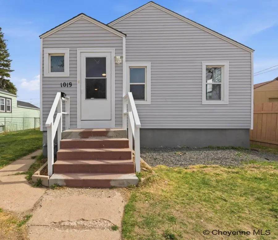 1019 W 27th St, Cheyenne, WY 82001 - #2