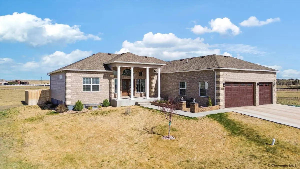 8632 Foxhaven Ln, Cheyenne, WY 82009 - #1
