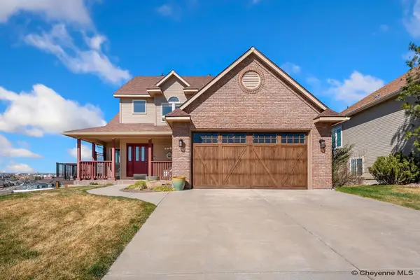5808 Crestridge Dr, Cheyenne, WY 82009