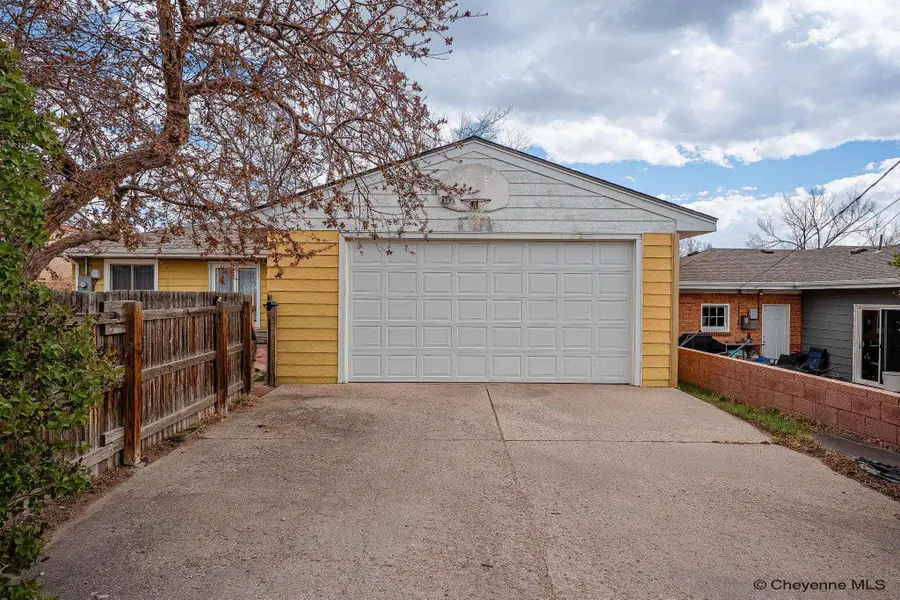 3212 Acacia Dr, Cheyenne, WY 82001 - #3