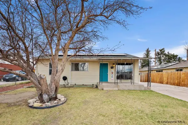 208 Dillon Ave, Cheyenne, WY 82007