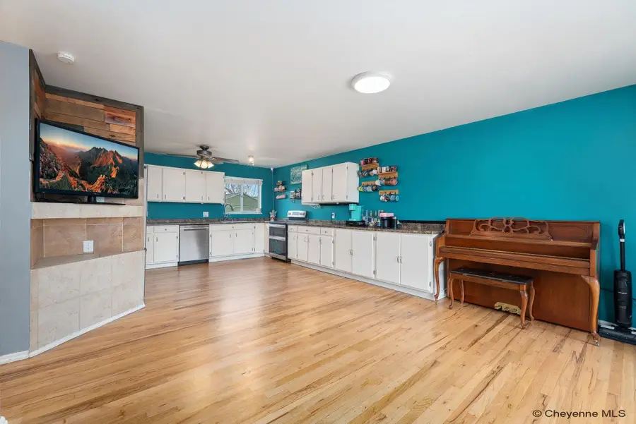 208 Dillon Ave, Cheyenne, WY 82007 - #3