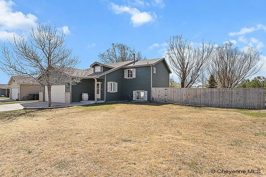 2239 Meadow Dr, Cheyenne, WY 82001 - #3