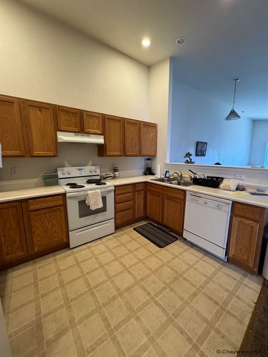 313 Hunters Way, Cheyenne, WY 82007 - #3