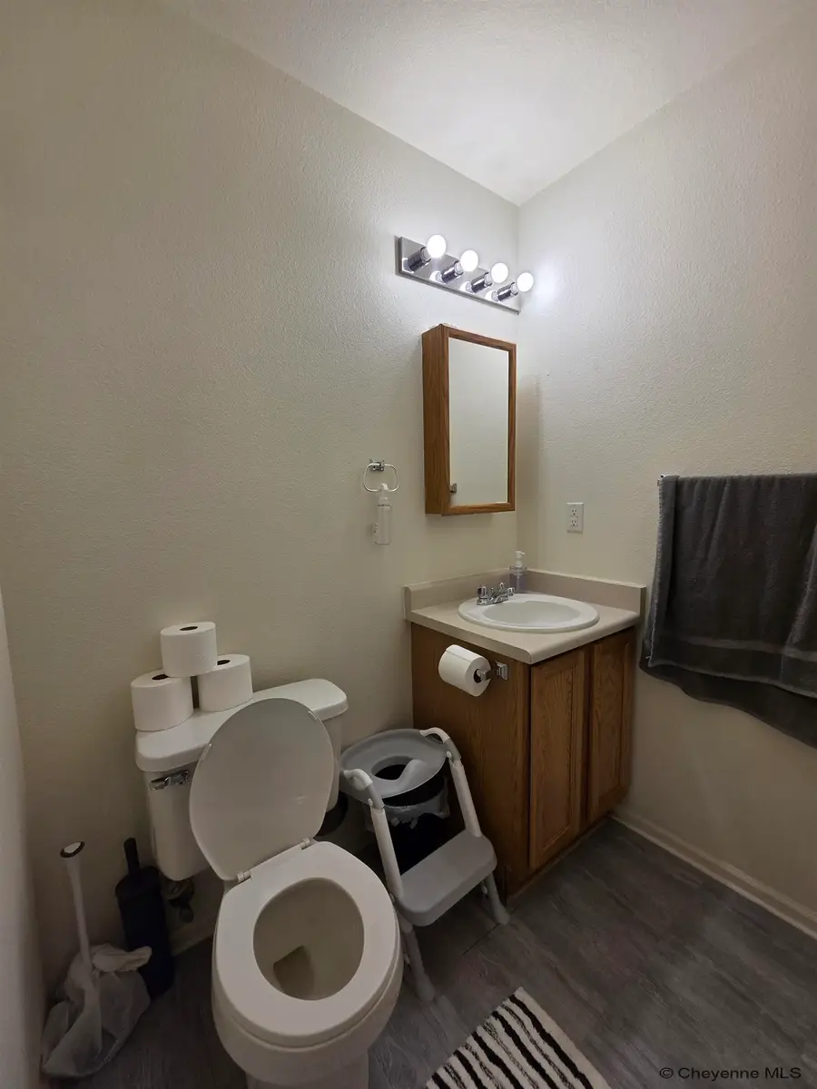 352 Snyder Ave, Cheyenne, WY 82007 - #3
