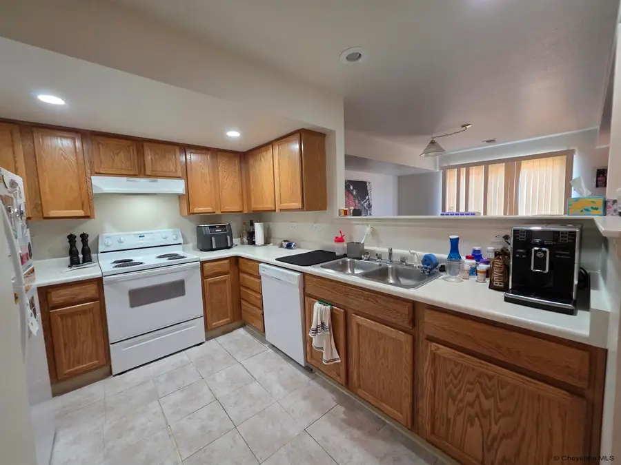 356 Snyder Ave, Cheyenne, WY 82007 - #3