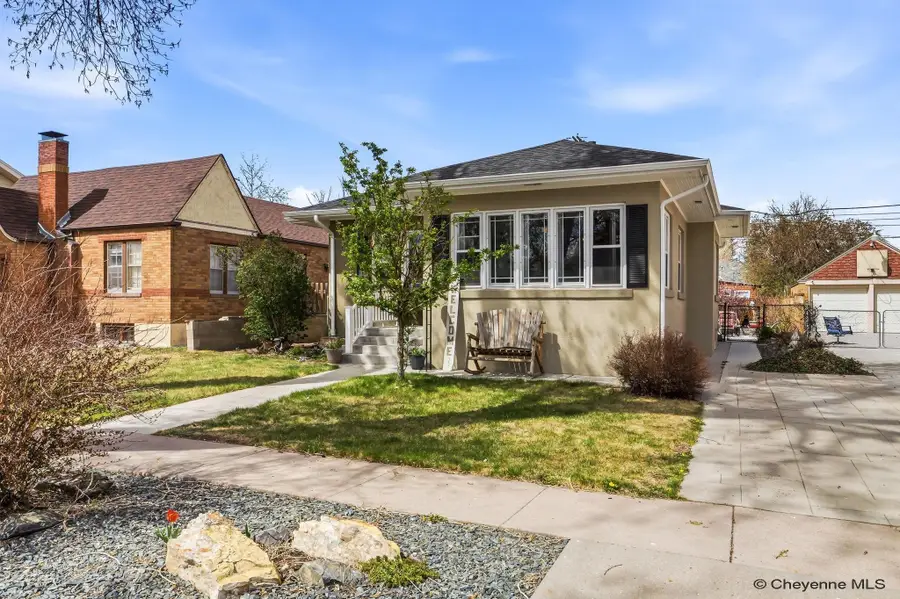 318 E 3rd Ave, Cheyenne, WY 82001 - #2