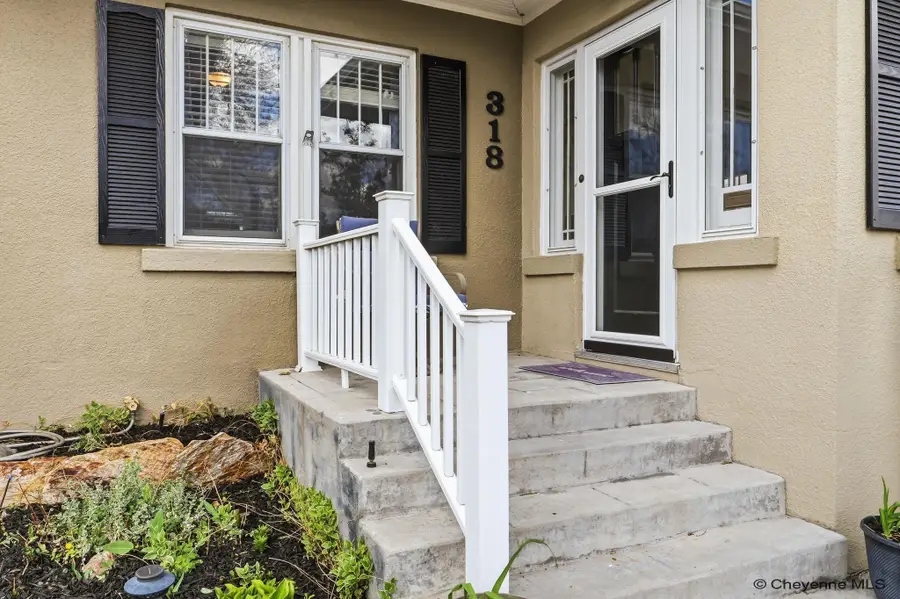 318 E 3rd Ave, Cheyenne, WY 82001 - #3