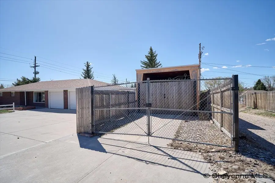 3317 Laramie St, Cheyenne, WY 82001 - #2