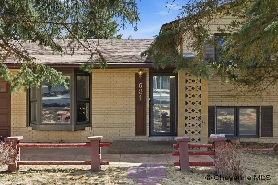 621 Golden Hill St, Cheyenne, WY 82009 - #3