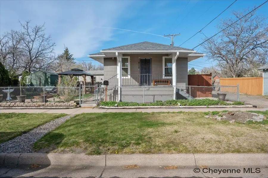 810 Maxwell Ave, Cheyenne, WY 82007 - #2