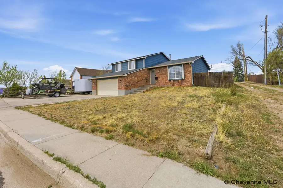 5016 Phoenix Dr, Cheyenne, WY 82009 - #2