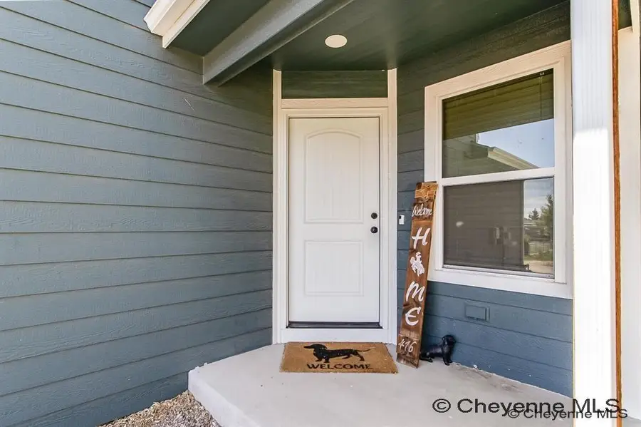 416 Westview Dr, Cheyenne, WY 82007-3073 - #2