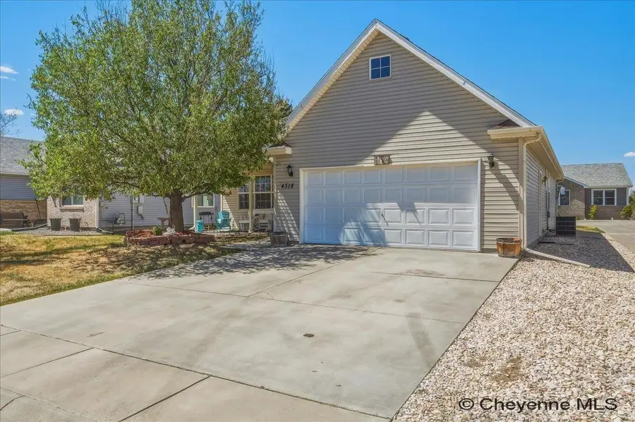 4318 Parkview Dr, Cheyenne, WY 82001 - #2
