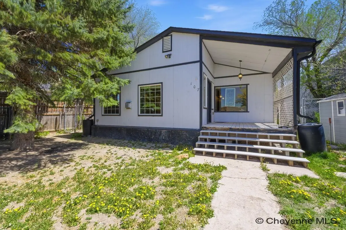 107 N Lincoln Ave, Glendo, WY 82213 - #1