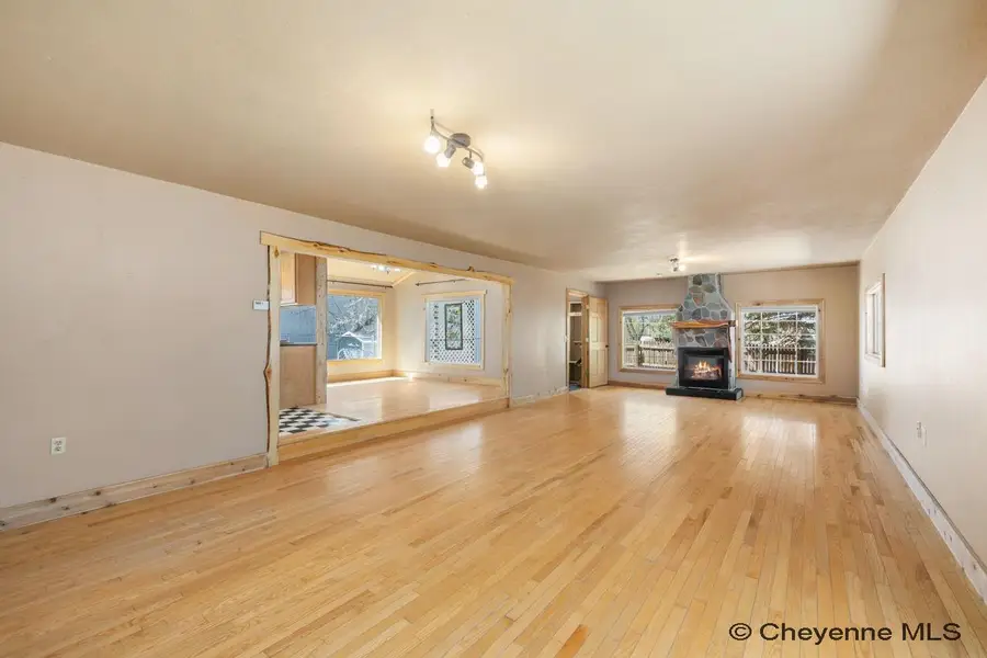 107 N Lincoln Ave, Glendo, WY 82213 - #2