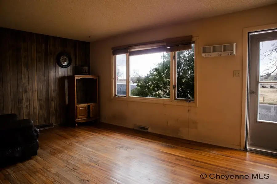 1206 Hoy Rd, Cheyenne, WY 82009 - #2