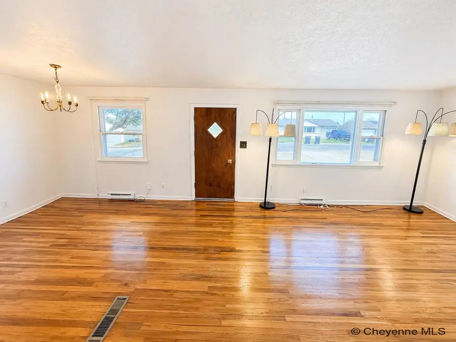 3331 Belaire Ave, Cheyenne, WY 82001 - #3