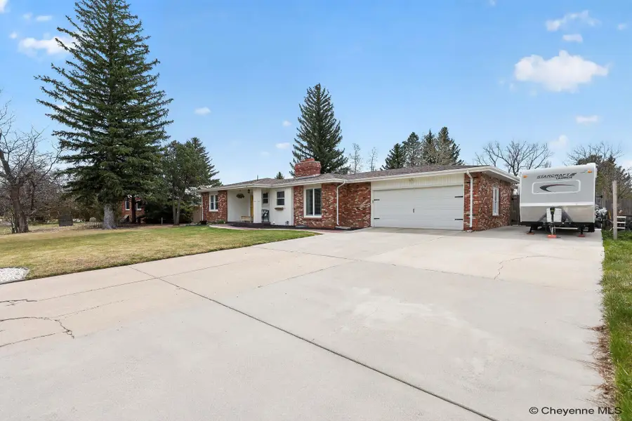 911 Pike St, Cheyenne, WY 82009 - #2