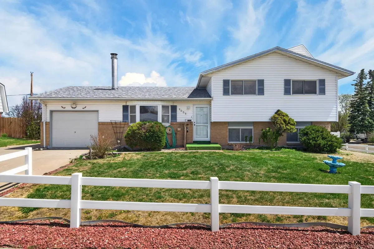 5005 Windmill Rd, Cheyenne, WY 82009 - #1
