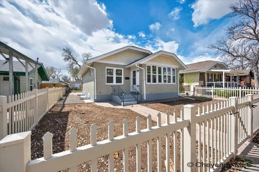 117 E 3rd Ave, Cheyenne, WY 82001 - #2