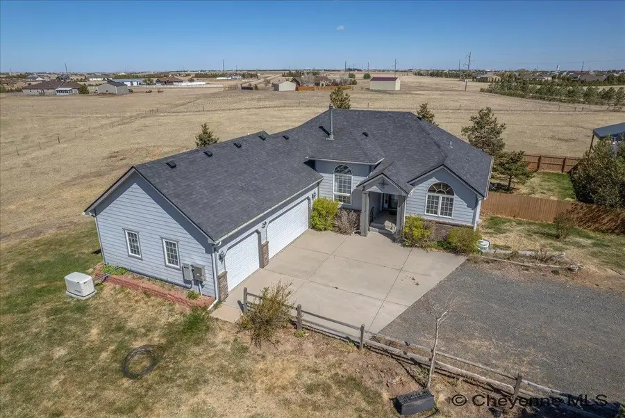 8543 Firethorn Ln, Cheyenne, WY 82009 - #3