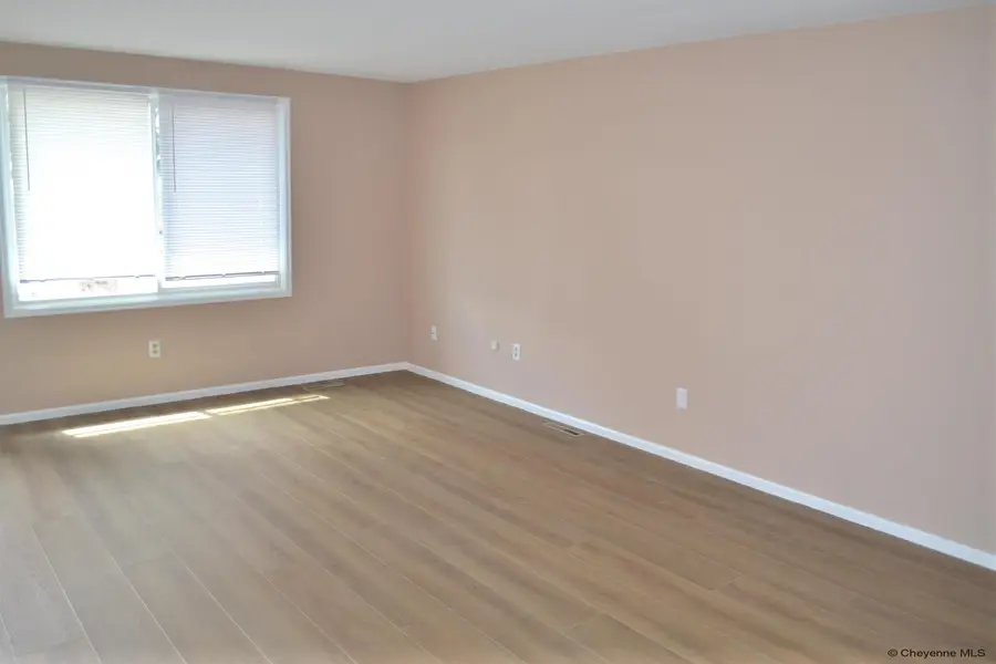 2218 Apache St, Cheyenne, WY 82009 - #2