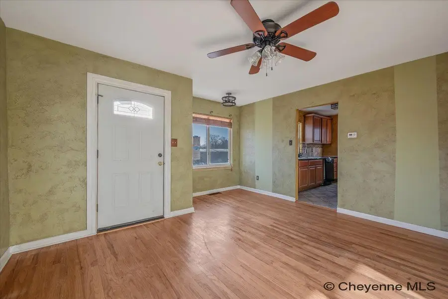 2512 Bradley Ave, Cheyenne, WY 82001 - #3