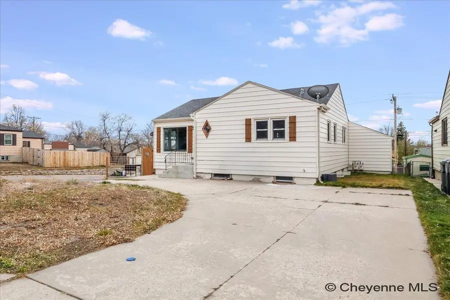 2123 E 18th St, Cheyenne, WY 82001 - #2