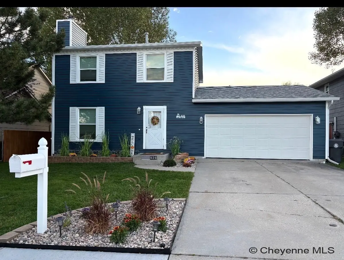 929 New Bedford Dr, Cheyenne, WY 82009 - #1
