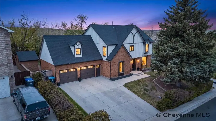 6850 Hawthorne Dr, Cheyenne, WY 82009 - #2