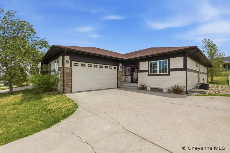 925 Whispering Hills, Cheyenne, WY 82009 - #2