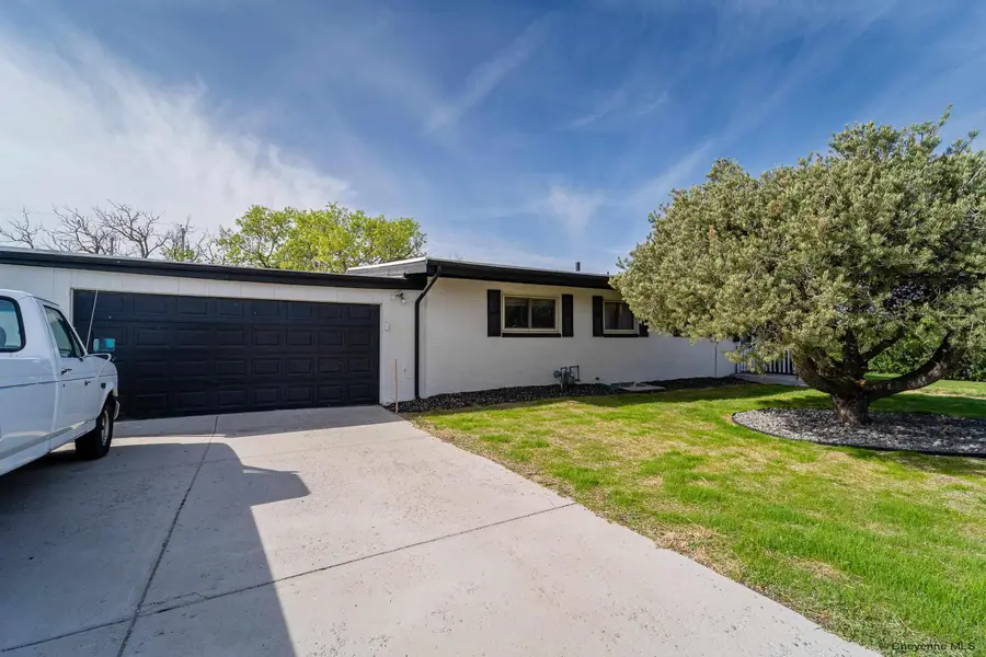 3117 Douglas St, Cheyenne, WY 82009 - #3