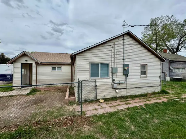 601 S Spruce St, Laramie, WY 82070