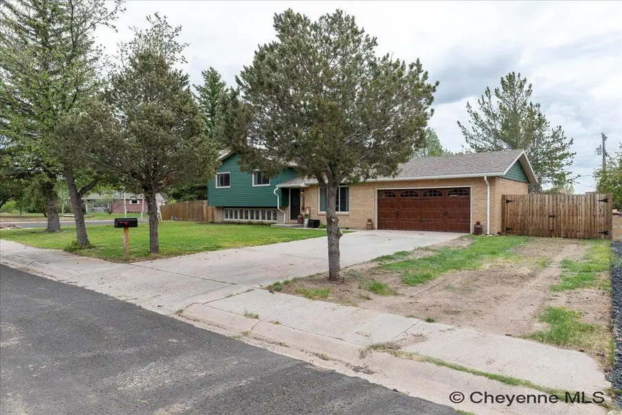 903 Custer St, Cheyenne, WY 82009 - #3