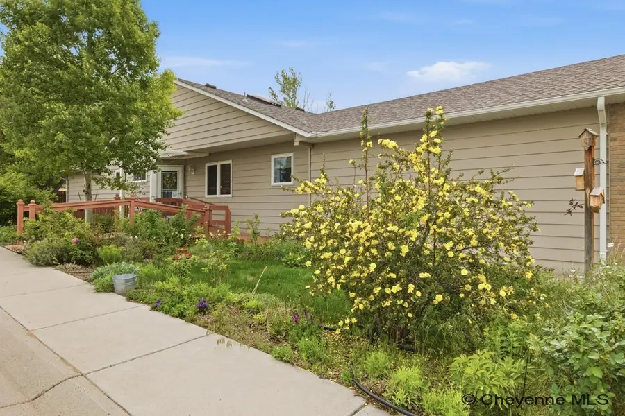 3802 Village View Ln, Cheyenne, WY 82009 - #3